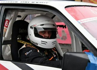 Topi keledar untuk motosikal dan kereta – Apakah perbezaannya?