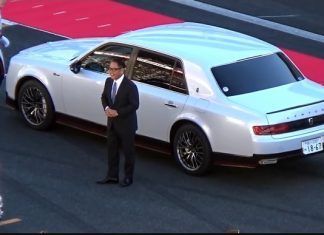 Presiden Toyota mempunyai kereta syarikat paling cool!