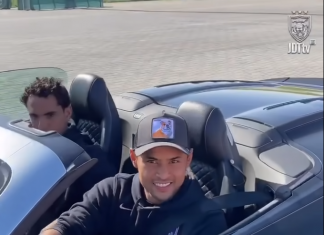 Pemain JDT pandu supercar ke padang di Dubai – Ada gaya macam Cristiano Ronaldo!