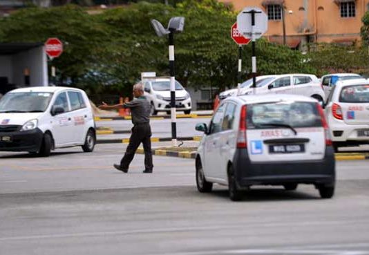 MOT teliti wajibkan pemandu ada rekod kesalahan ikuti pemanduan defensif