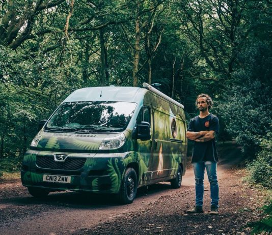Peugeot Boxer FT diubah jadi rumah bergerak, menangis mak-mak tengok ni!
