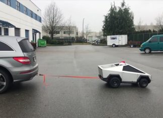 Tesla Cybertruck Mini mampu tarik Mercedes R-Class