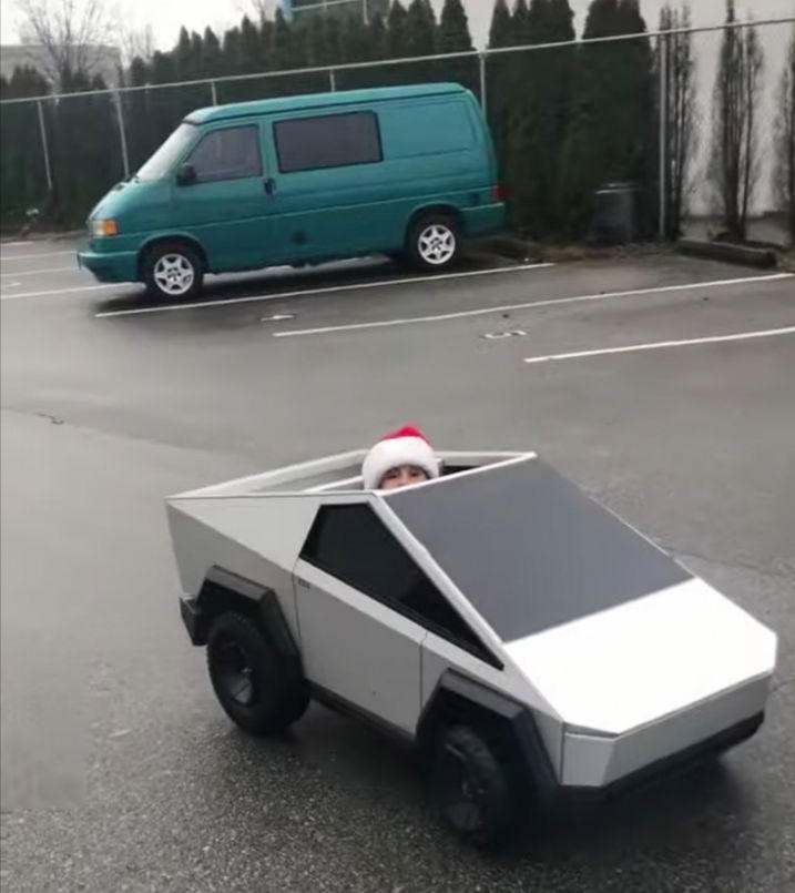 Tesla Cybertruck Mini 
