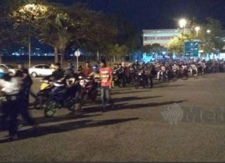 Tolak motor beramai-ramai di Butterworth