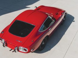 Kereta sport rare Toyota 2000GT 1967 sedia untuk dilelong
