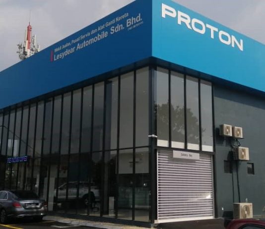 Proton 3S terbaharu dibuka di Puchong oleh Lesydear Automobile
