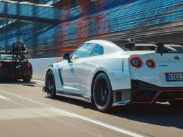 Ini Nissan GT-R R35 dengan fungsi yang jarang anda lihat