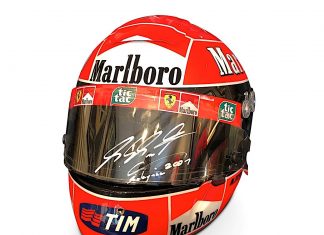 Topi keledar legenda Formula 1, Michael Schumacher dilelong, pernah diguna pada GP Malaysia 2001