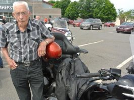 Lelaki berusia 100 tahun masih boleh menunggang motosikal jarak jauh, apa rahsianya?