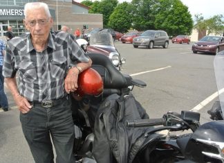 Lelaki berusia 100 tahun masih boleh menunggang motosikal jarak jauh, apa rahsianya?