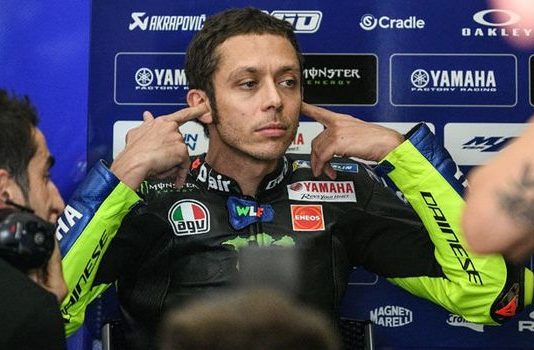Valentino Rossi sertai Petronas Yamaha SRT?