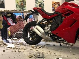 Pencuri tebuk dinding untuk curi Ducati Panigale V4 R