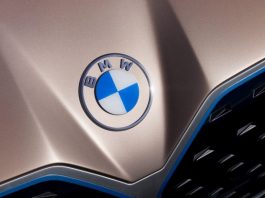 BMW perkenalkan logo terbarunya pada BMW i4