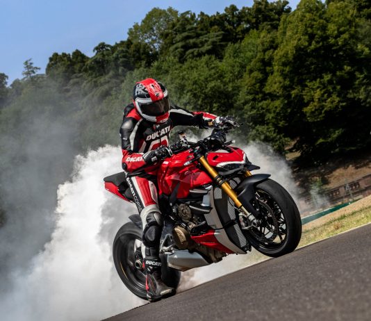 Ducati Streetfighter V4 buat pelancaran global melalui livestream, lebih garang dan canggih