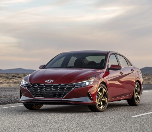 Hyundai Elantra 2021 dengan rupa dan teknologi futuristik yang akan mencabar Honda Civic