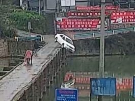 Kereta terjunam ke dalam sungai selepas 10 minit lulus ujian memandu