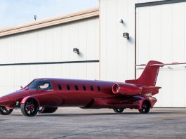 Limousin pelik bentuk jet ini sah dipandu di jalan raya dan sedia untuk dijual