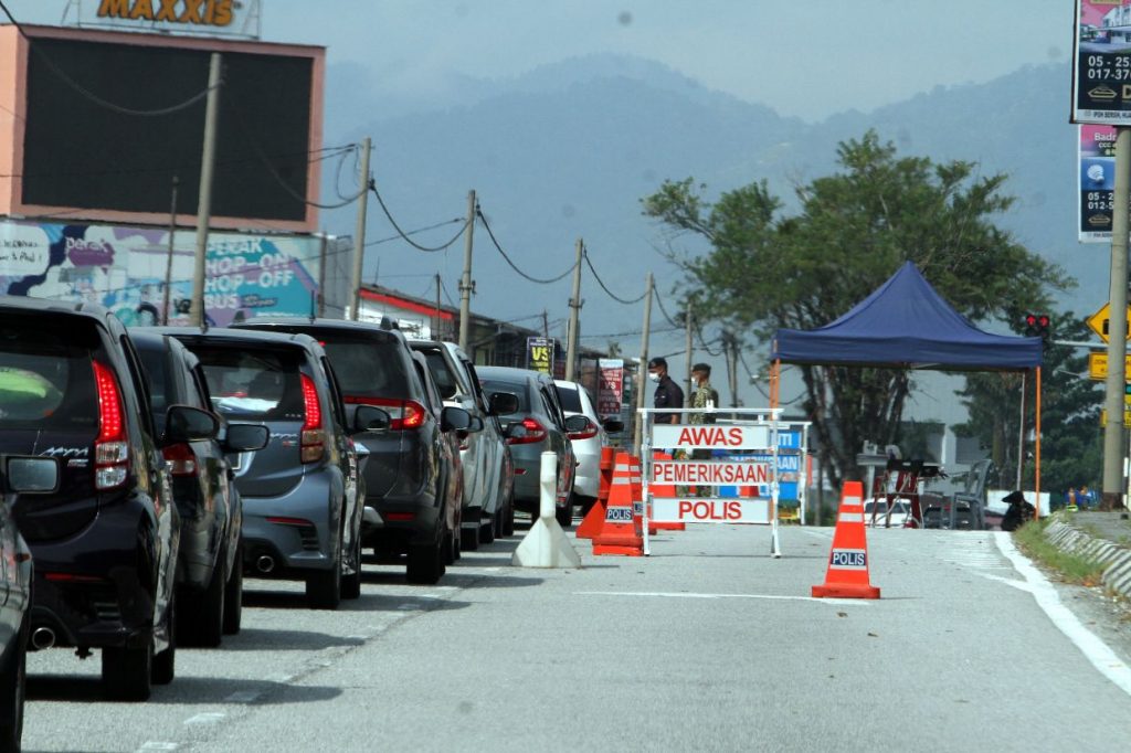 polis sekatan jalan raya