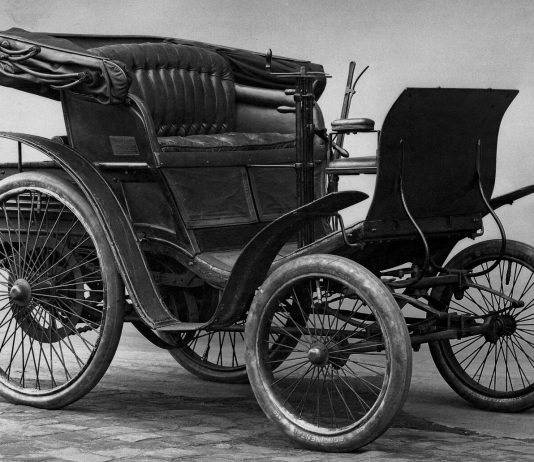 Benz Velo, kereta terpantas pertama di dunia – 19km/j!