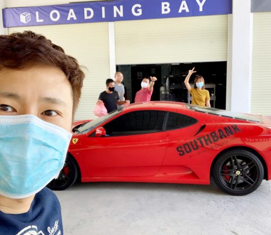 PKP: Restoran di Kuching guna Ferrari F430 untuk hantar makanan