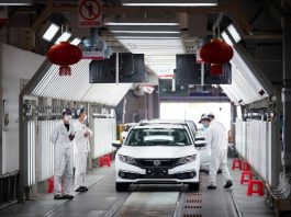 Kilang Honda di Wuhan kembali beroperasi dengan pemakaian topeng muka dan pemeriksaan suhu