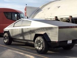 Tempahan Tesla Cybertruck cecah 600,000 unit