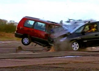 Kereta lama lebih keras, betul ke? Apa jadi bila kereta lama langgar kereta baru?