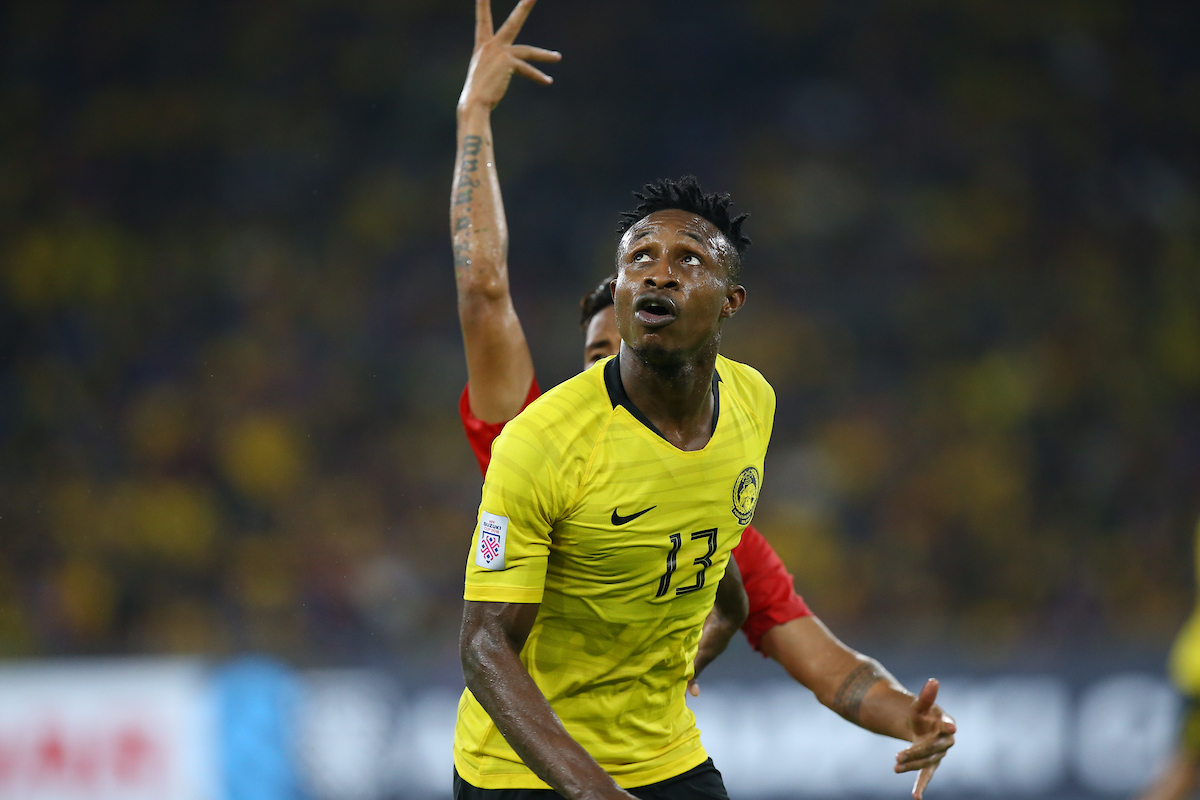 Kini giliran Mohamadou Sumareh pula tayang kereta dia. Mercedes