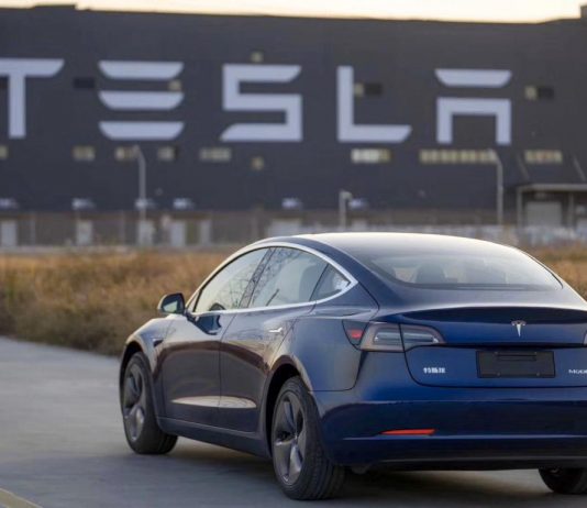 Covid-19: Batalkan pembukaan semula kilang, Tesla lanjut cuti untuk pekerja
