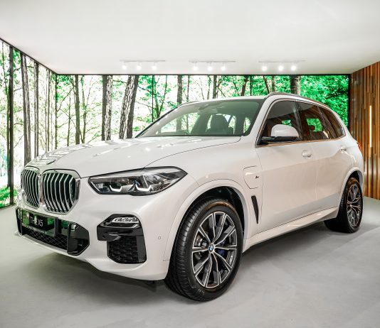BMW X5 xDrive45e M Sport model PHEV CKD terkini dengan 394hp dan 600Nm tork