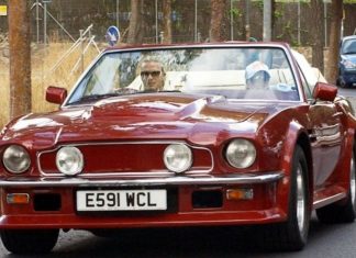 Aston Martin AMV8 Volante milik David Beckham sedia untuk dijual dengan harga RM2.34 juta