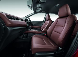 Honda HR-V RS dengan kemasan kulit coklat gelap, nampak premium habis!