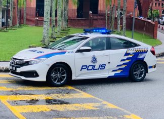 Langgar lampu isyarat merah di Muar, polis kejar pemandu Hilux sehingga KL