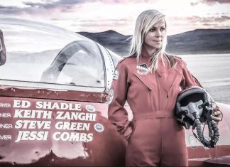 Mendiang Jessi Combs dinobatkan sebagai wanita terpantas di dunia