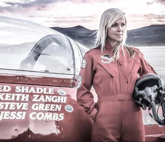 Mendiang Jessi Combs dinobatkan sebagai wanita terpantas di dunia