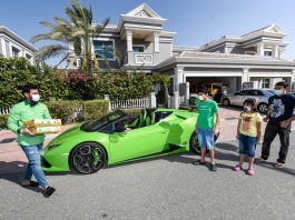 Lamborghini Huracan ini digunakan untuk hantar mangga di Dubai