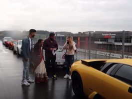 Sempena hari lahir, seorang ayah diberi kejutan memandu supercar