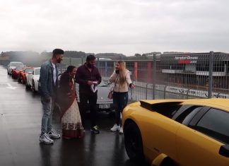 Sempena hari lahir, seorang ayah diberi kejutan memandu supercar