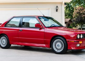 BMW E30 M3 1988 terjual dengan harga sebuah 8-Series GT serba baharu!