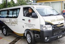 Ustaz Ebit Lew berikan khidmat van jenazah dan ambulans secara percuma