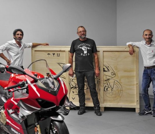 Ini individu pertama miliki Ducati Superleggera V4 edisi terhad