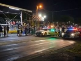 Polis Dallas, Amerika Syarikat guna kereta peronda sertai perlumbaan drag