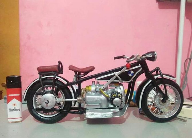 replika motosikal bahan buangan