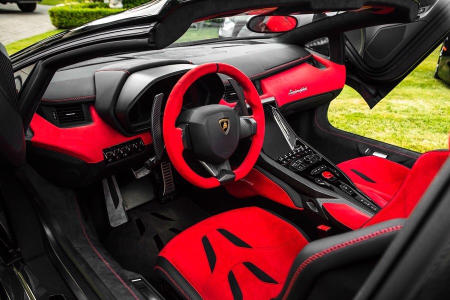 Lamborghini Centenario Roadster ini ibarat Batmobile ...