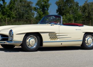 Mercedes-Benz 300 SL Roadster 1961 ini mungkin dijual dengan harga RM4.2 juta