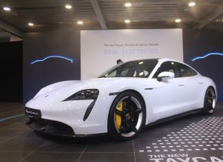 Porsche Taycan tiba di Malaysia! Elektrik sepenuhnya, 0-100 dalam 2.8 saat, dari RM725k