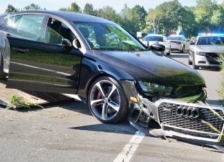 Mengelak ditahan polis, Audi RS7 dipandu 300km/j hingga kemalangan