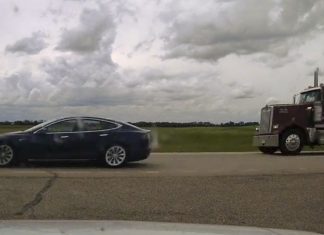 Pemandu Tesla Model S ini tidur dan biarkan kereta dalam mod Autopilot hingga cecah 150km/j