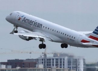 Pramugari beri ucapan penuh emosi pada penerbangan terakhir sebelum diberhentikan kerja