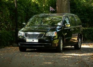 Nombor pendaftaran J4 dijual dengan harga RM2.93 juta di Britain